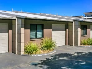 Khione 6 - Modern 2 bedroom Townhouse