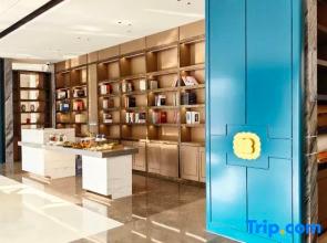 Holiday Inn West Lake (Xiangyang West Railway Station Xiangzhou District Xiguan Airport Branch)