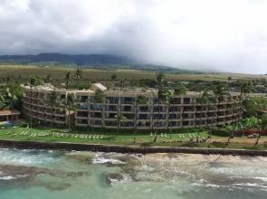Paki Maui #109 1 Bedroom Condo by RedAwning