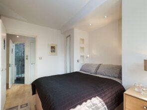 Apartment 8, County House, Central London