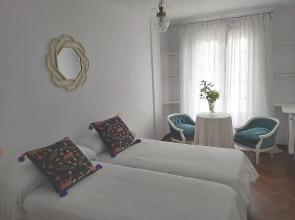 The Vertical House, With Terrace In Historical Centre