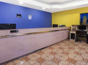 Days Inn by Wyndham Airport - Phoenix