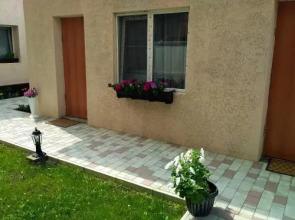 Guest House on Azovskaya 21