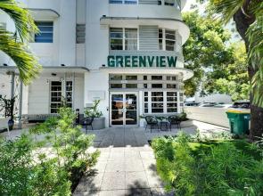 Greenview Hotel by Lowkl