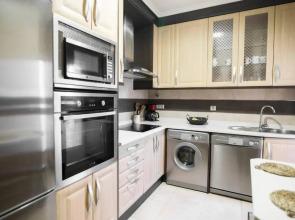 Home & Private Terrace WIFI + AIRCON