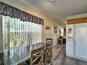 Bright College Station Abode: 3 Mi to Kyle Field