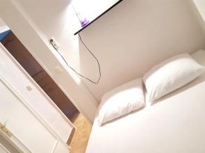 Apartment With one Bedroom in Fréjus, With Enclosed Garden - 150 m Fro