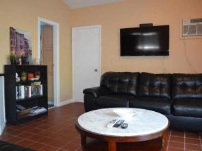 Lenox Cottage On Water