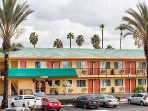 Hotel Avenida - Oceanside Camp Pendleton