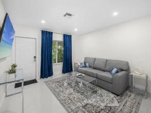 Uhost AI 1BR With Marble Accents Patio