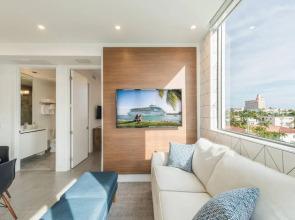 Beautifully Decorated 2 Bedroom apt in Sobe