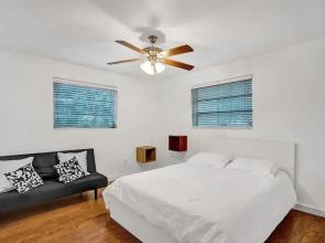 Miami 2 Bedroom Home Trampoline BBQ Street Art