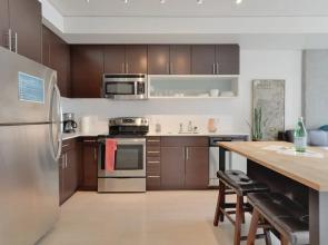 Waterfront Suites near Pike's Place by Barsala