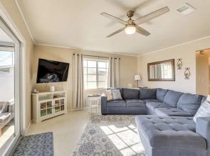 4 Mi to Historic Dtwn Venice: Home w/ Heated Pool!