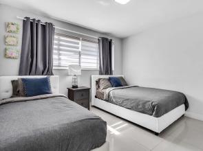 Hollywood Hills 3BD Home