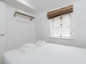 A Stunning Three Bedroom Home in Mayfair