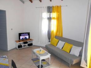 House With 2 Bedrooms in Deshaies, With Enclosed Garden and Wifi - 400