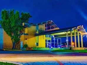 The District Hotel Club and Resorts