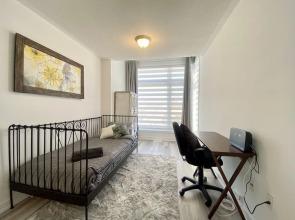 Luxurious Waterfront Retreat