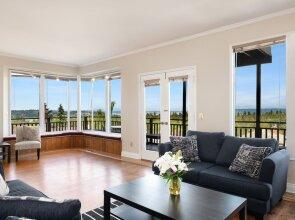 Seattle Vacation Home: The Tuscan Villa