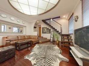 hth24 apartment Italiyanskaya 27