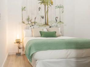 Plaza De Los Embajadores