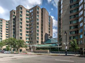 Spacious Back Bay Condo with Great Amenities!