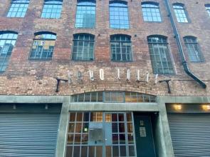 Amazingly Luxurious Loft Apartment, Soho - 3 Bedrooms, 2 Bath & Office