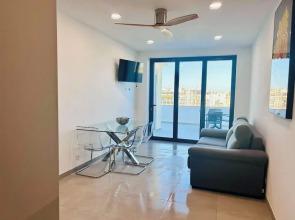 Spectacular Lagos Marina View apt on Promenade