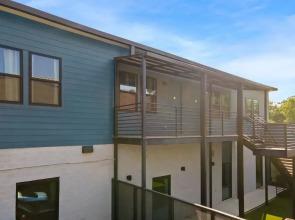 East Austin Condo - 2 Bedrooms & Parking