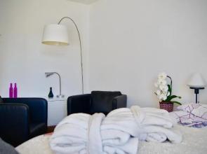 In Swiss Home - Barfüsserplatz Bar Street Apartment