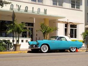 30th-floor Studio Gym Pool Sky Lounge