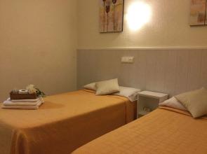 Hostal Albero by gaiarooms