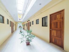 RedDoorz near New Government Center