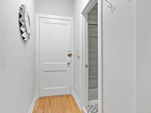 Stylish Studio - Barry S1