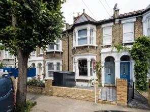 Lovely 4 Bedroom Terraced Family Home