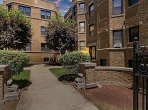 Homey 2BR Apartment in Boystown