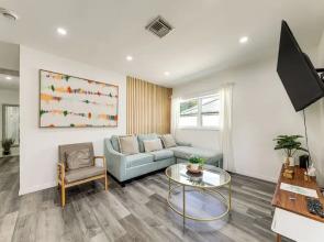 4 Mi to Beach: Home w/ Patio in Fort Lauderdale!