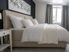 Luminous 1br next to Puu-Vallilla