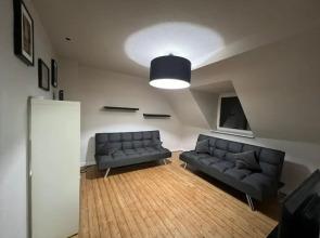 Flughafennahe zentrale voll möblierte Wohlfühlatmosphäre Dachgeschoss