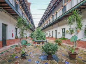 Patio De La Cartuja 2 Pax