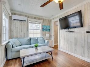 Pool Access & Patio: Modern Fort Lauderdale Home