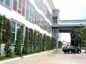 The Zell Budget Hotel Buriam