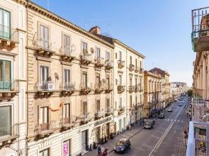 Ferrini Home - Etnea Portrait