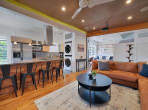 Wonderful South Beach Condo For 8 People