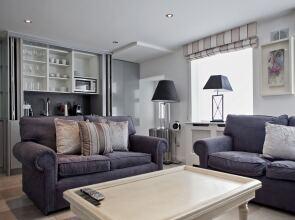 The Colin Farrell suite - hiphipstay