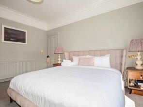 Charming 3BD Oasis 3 Min Walk From Beach Front!