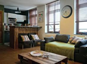 Little Suite - Louise