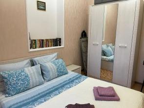 Apartments on Yanovsky lane, 2