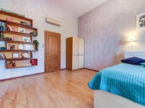 Home4day Central Apart near Hermitage